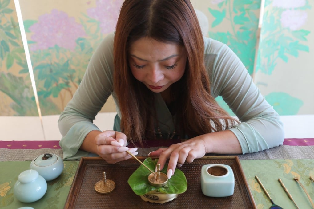 Hongkonger Rebecca Wong Howe shows how to develop a daily practice of incense seal making. Photo: Xiaomei Chen