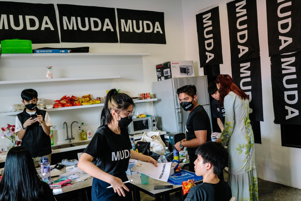 Young volunteers work on a campaign for the Malaysian United Democratic Alliance (MUDA). The 18 to 39 age group accounts for about half the country’s 21 million registered voters. Photo: Bloomberg