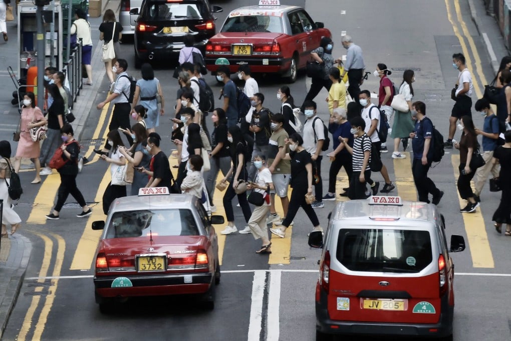 Hong Kong’s Central district. MPF members have lost HK$61,900 on average in the first 10 months of this year. Photo: Jonathan Wong