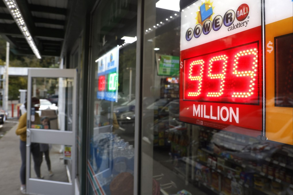 A digital Powerball lottery display shows its limit of US$999 million in Oakland, California, on Monday. Photo: EPA-EFE