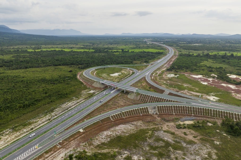 The Phnom Penh-Sihanoukville road in Cambodia. The route, funded by China, has been giving a boost to the country’s economic growth and tourism development, opening in October for a one-month free trial. Photo: Xinhua