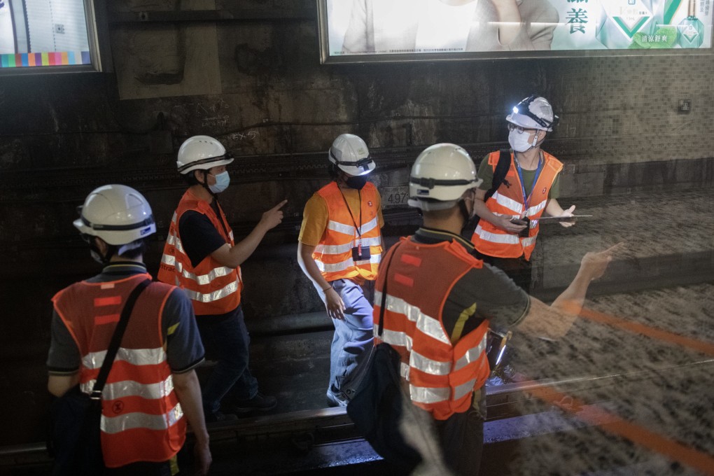 A Hong Kong lawmaker has urged MTR Corp to install CCTV in its tunnels after passengers evacuated a derailed train and walked on the tracks while they were still in use. Photo: Handout