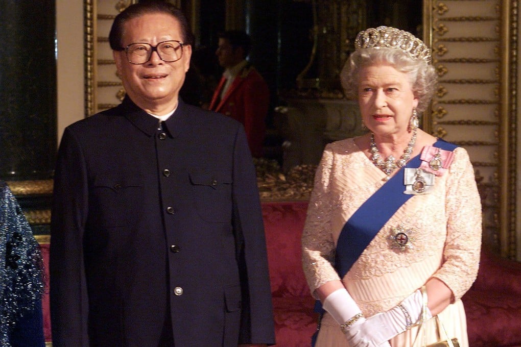Then-president Jiang Zemin meets Queen Elizabeth at Buckingham Palace, London in 1999. Britain’s ambassador to China noted that both Jiang and the queen, who died in September, were born in 1926. Photo: AP