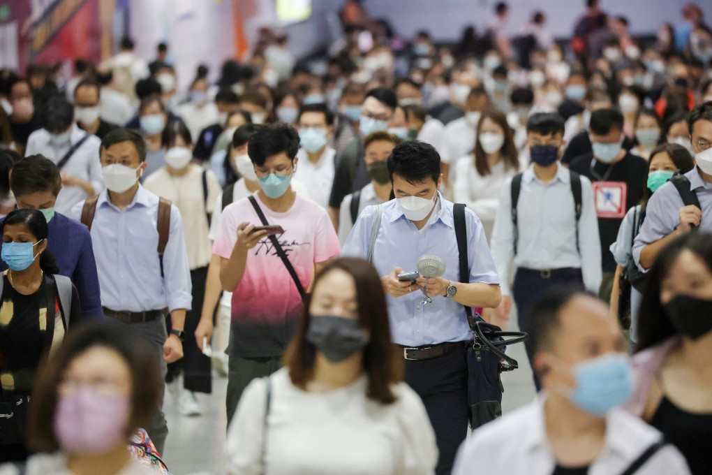 Commuters in Central MTR station on October 5. Photo: Edmond So