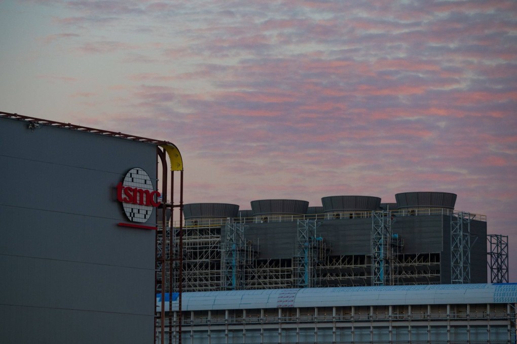 Signage outside the TSMC facility under construction in Phoenix, Arizona, on Dec. 6, 2022. Photo: Bloomberg