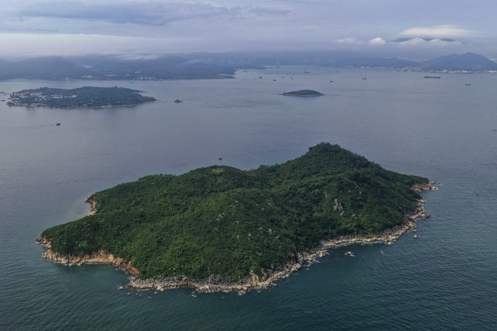 Artificial islands off Lantau will be built near Sunshine Island, Peng Chau (back left) and Siu Kai Yi Chau (Back right). Photo: Martin Chan