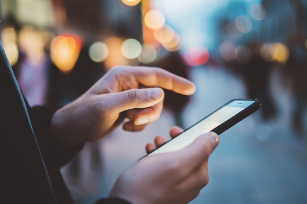 When we share articles online without reading them, it can make us think we are experts on what they say, a study has found. Photo: Shutterstock