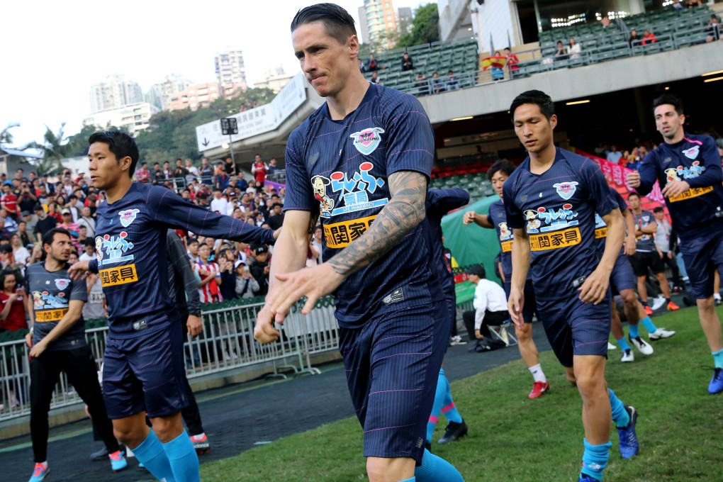 Spanish striker Fernando Torres (centre) of Sagan Tosu from Japan prepares for the 2019 Lunar New Year Cup final against Shandong Luneng. Photo: Dickson Lee