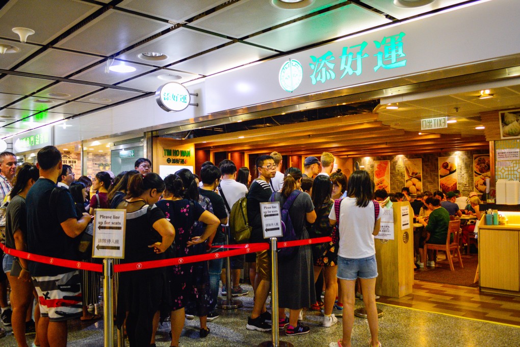 Diners waiting at Tim Ho Wan at Central, Hong Kong. We take a look at how to be a better diner, from not making last-minute cancellations to not bringing your own wine. Photo: Shutterstock