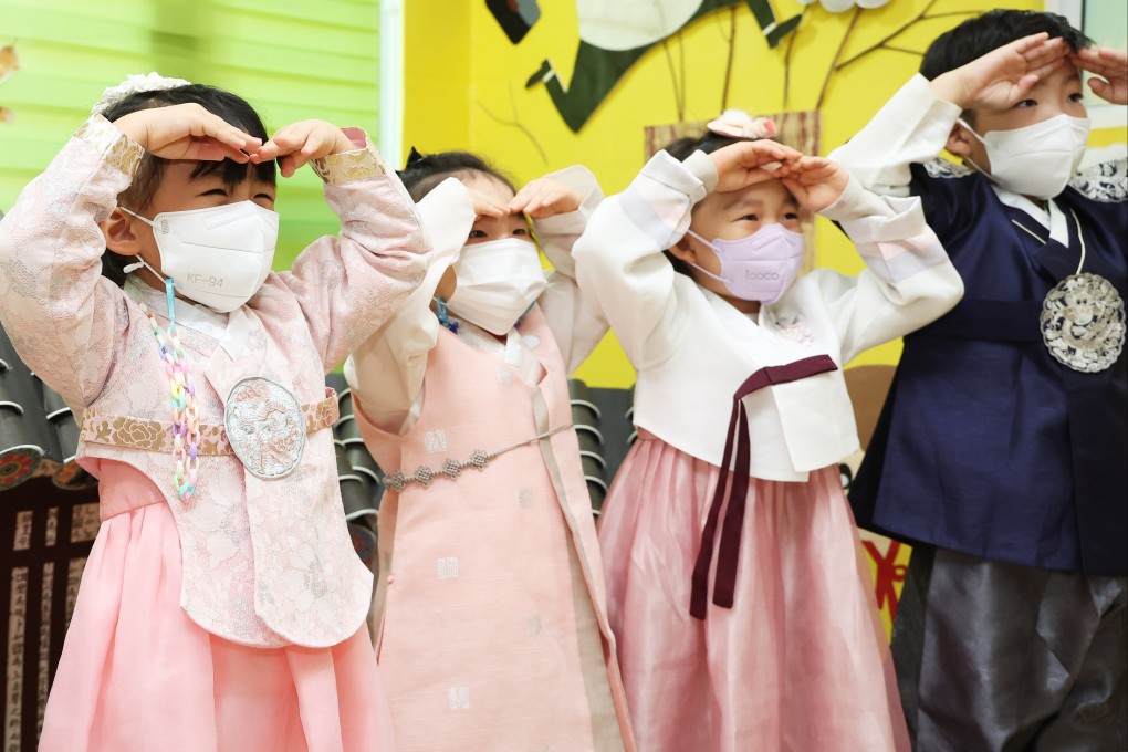 Children in traditional Korean attire. Photo: EPA-EFE/Yonhap