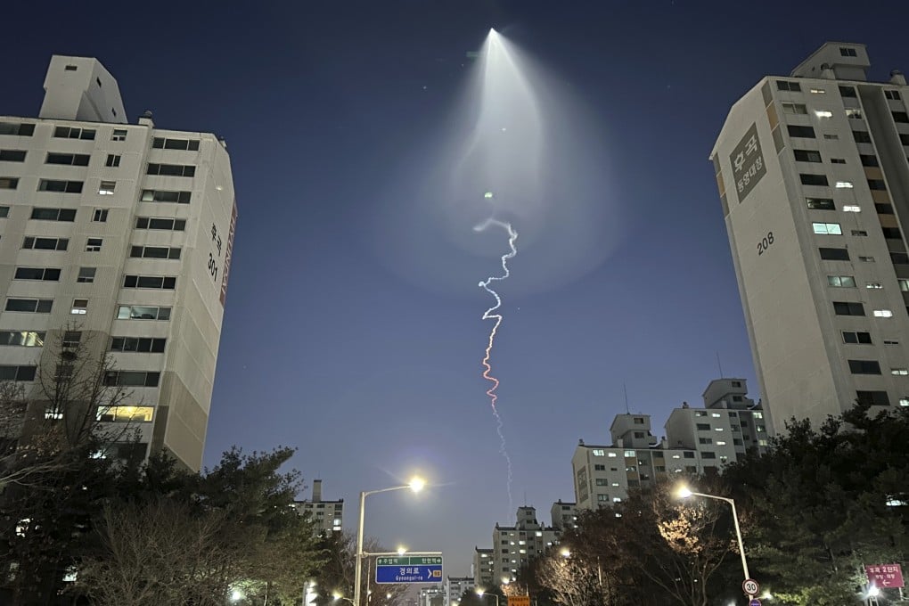 A light trail is seen in Goyang, South Korea, on December 30, 2022. Photo: AP