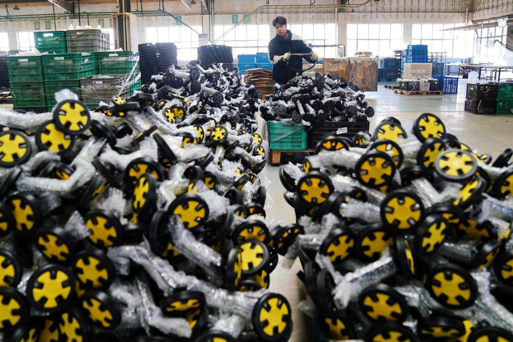 Major subindices gauging production, new orders and deliveries indicate persistent weakness in demand and the overall business climate. Photo: Xinhua