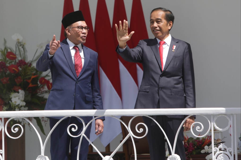 Indonesian President Joko Widodo (right) and Malaysia’s new Prime Minister Anwar Ibrahim during their meeting at the Presidential Palace in Bogor, Indonesia, on Monday. Photo: EPA-EFE