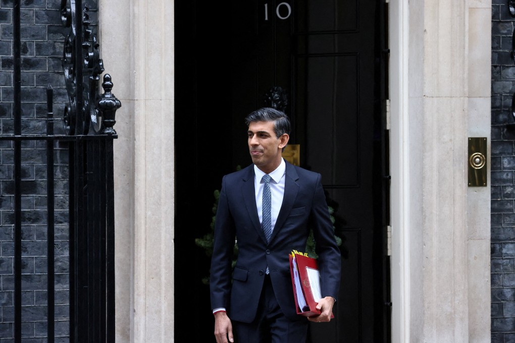 British Prime Minister Rishi Sunak leaves 10 Downing Street to attend Prime Minister’s Questions on December 14, 2022. Photo: Reuters