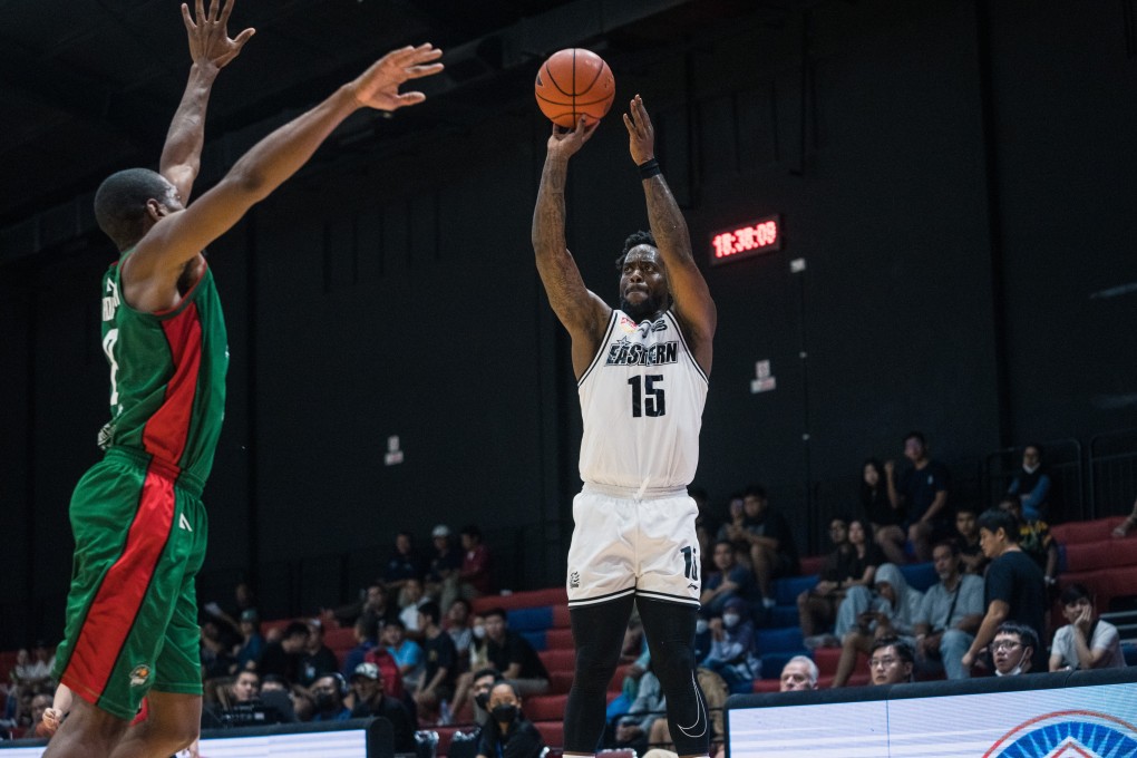 O’Darien Bassett was on fire in his first outing against the Louvre Surabaya. Photos: Handout