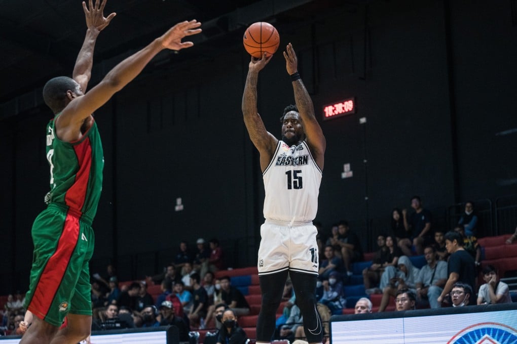 O’Darien Bassett was on fire in his first outing against the Louvre Surabaya. Photos: Handout