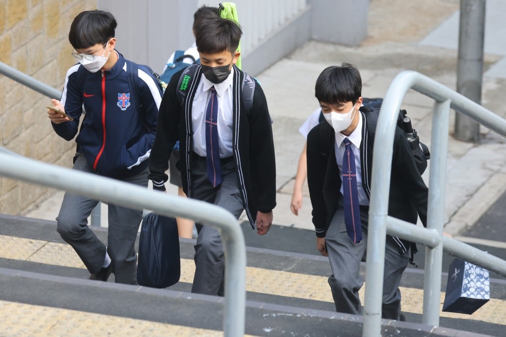 Senior secondary students will be able to do 1-day tours to mainland China to fulfil the requirements of revamped liberal studies subject. Photo: Dickson Lee