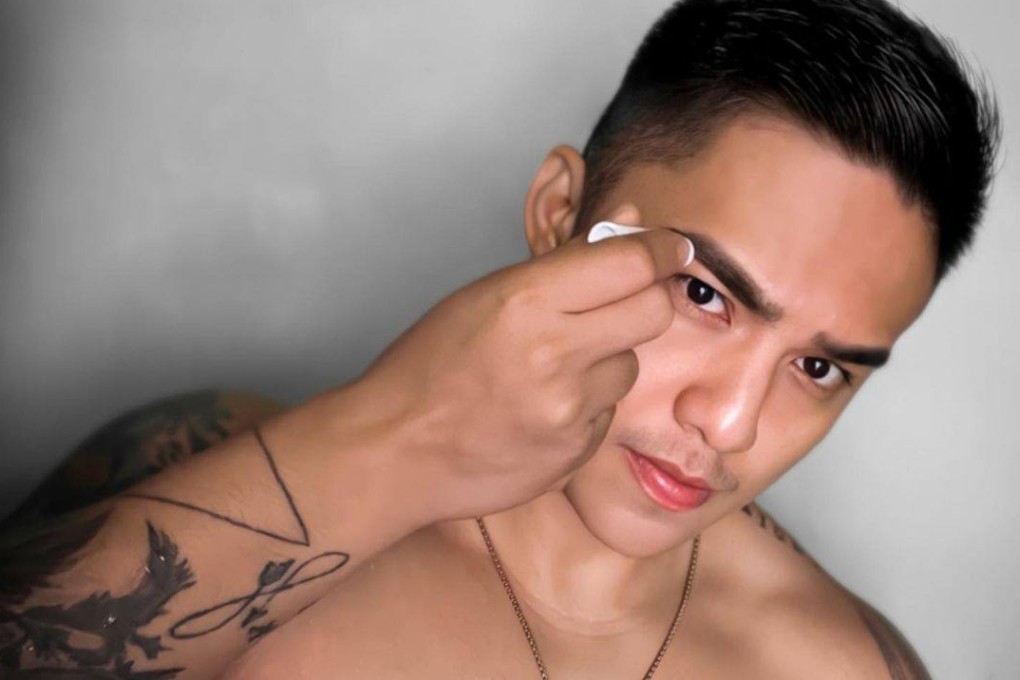 A man grooms his eyebrows. There has been a big rise in men grooming their eyebrows at home, using a variety of tools and techniques. Photo: Courtesy of Instagram/@heypapiandres