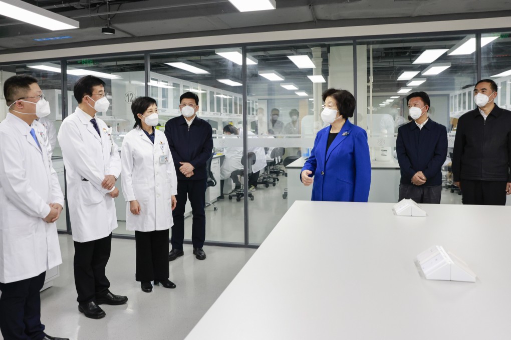 Sun Chunlan, China’s vice-premier in charge of Covid-19 policy, visits medical workers at a Beijing hospital on Thursday. Photo: Xinhua