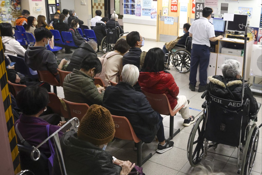 People with Covid-19 should not rush to accident and emergency departments, the health chief says.   Photo: May Tse