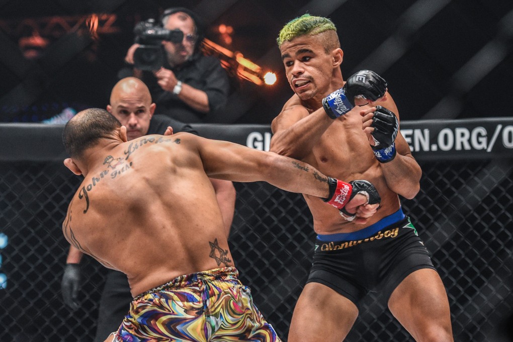 Fabricio Andrade throws a punch at John Lineker. Photos: ONE Championship