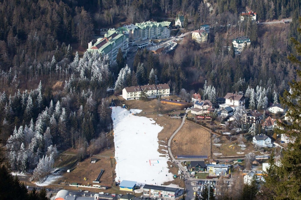 Artificial snow at the ski school in Zauberberg im Semmering, Austria, on January 8, 2023, as European resorts awaited favourable weather conditions. The long-term forecast for ski resorts is not good, with rising temperatures shortening ski seasons and pushing snow lines higher up mountains. Photo: Alex Halada/AFP