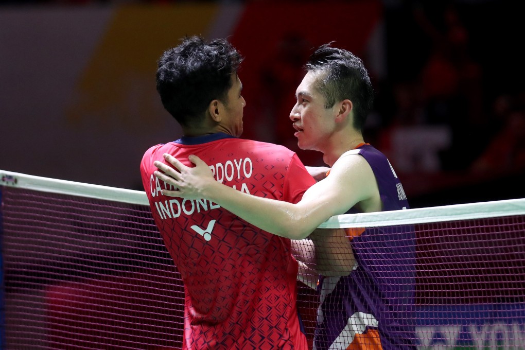 Chico Aura Dwi Wahono of Indonesia chats with Ng Ka Long Angus of Hong Kong after their men’s singles semi-final at the 2023 Indonesia Masters. Photo: EPA-EFE