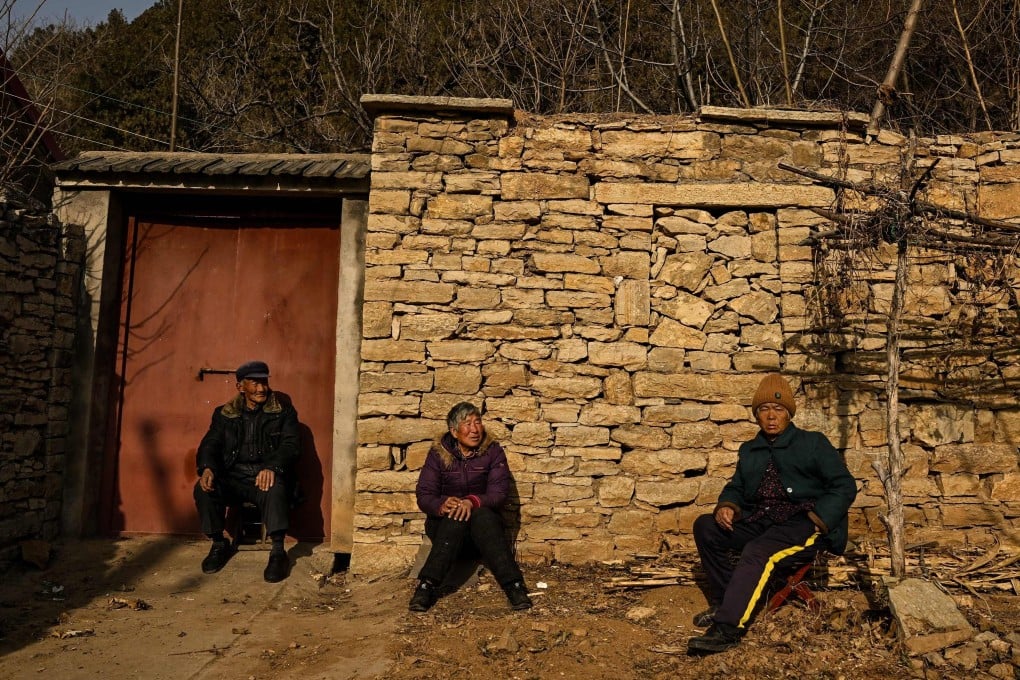 More than a dozen central government agencies have vowed to make it easier for migrants from rural areas to get access to an urban hukou. Photo: AFP