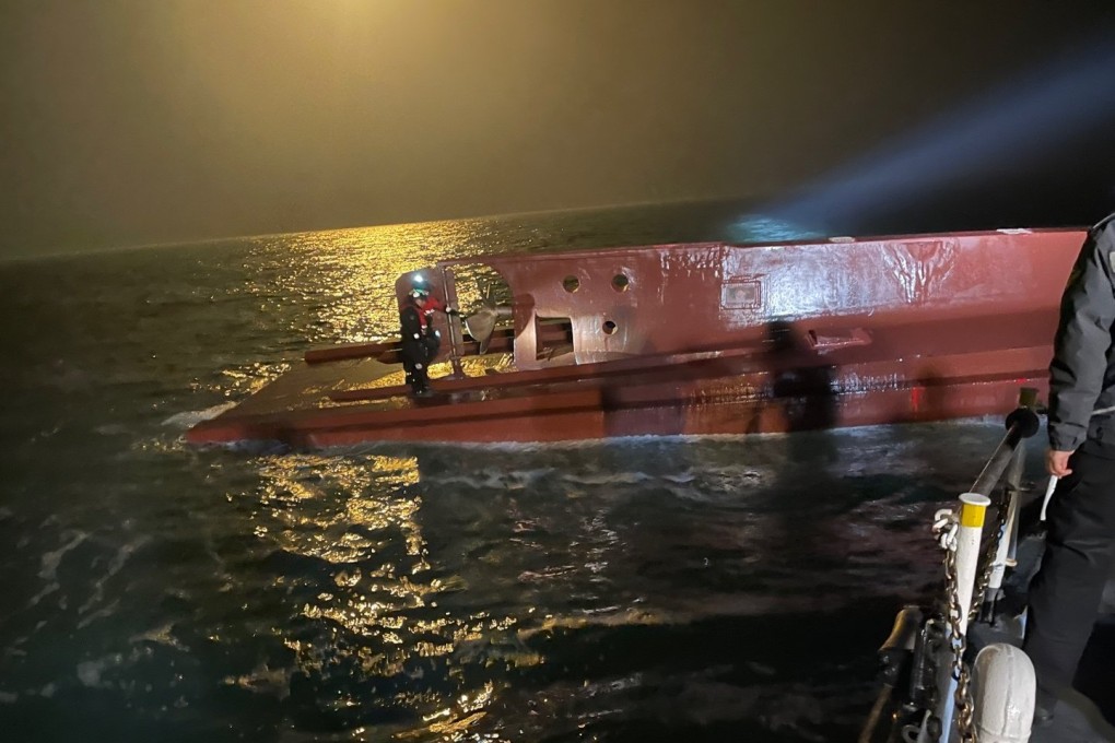 The capsized fishing boat in the waters off Sinan county in South Jeolla province, South Korea. Photo: Xinhua