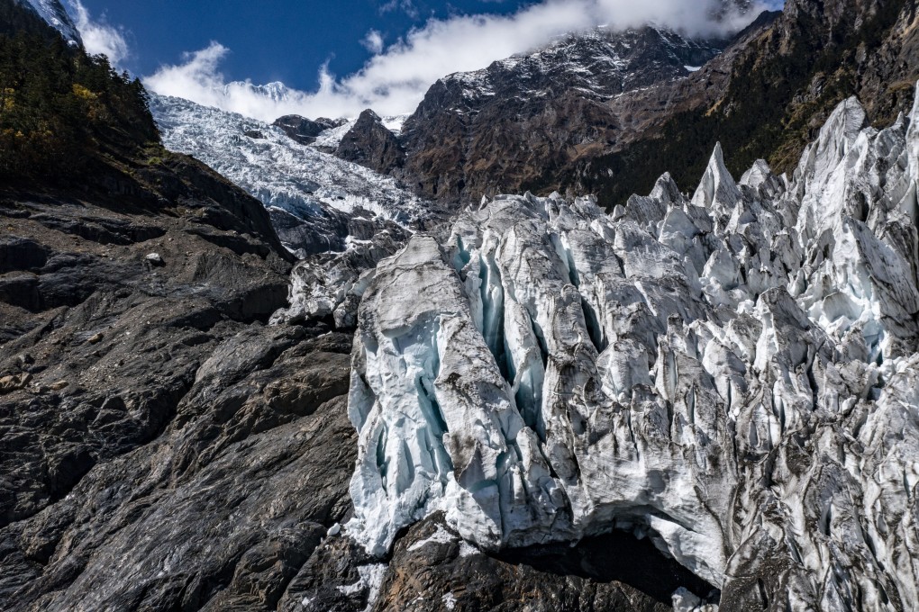 A glacial lake outburst flood (GLOF) occurs when water is suddenly released from a lake fed by a glacier melt. A British-NZ study finds 15 million people around the world are at risk from GLOFs. Photo: Xinhua