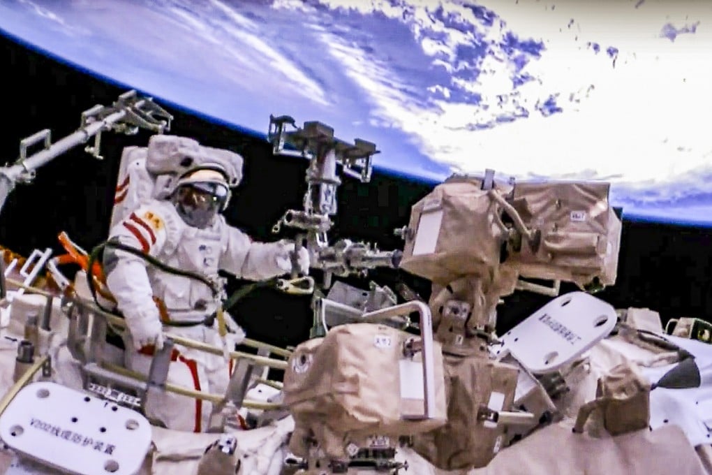 Astronaut Fei Junlong takes a space walk from the Tiangong space station on February 9.
Photo: CCTV