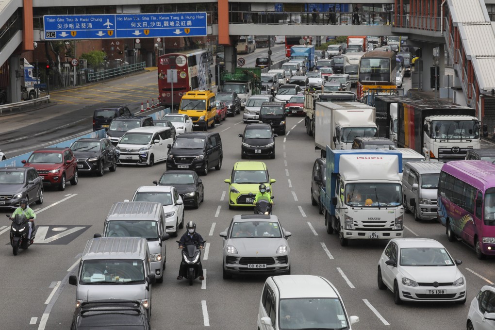 A personalised car registration plate that features just the letter ‘R’ attracted a winning bid of HK$25.5 million at a special government auction. Photo: Xiaomei Chen