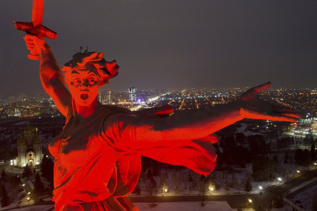 A giant statue of ‘Mother of the Homeland’ is illuminated to mark the 80th anniversary of the Soviet victory in the battle of Stalingrad in the southern Russian city of Volgograd, once known as Stalingrad, Russia. Photo: AP