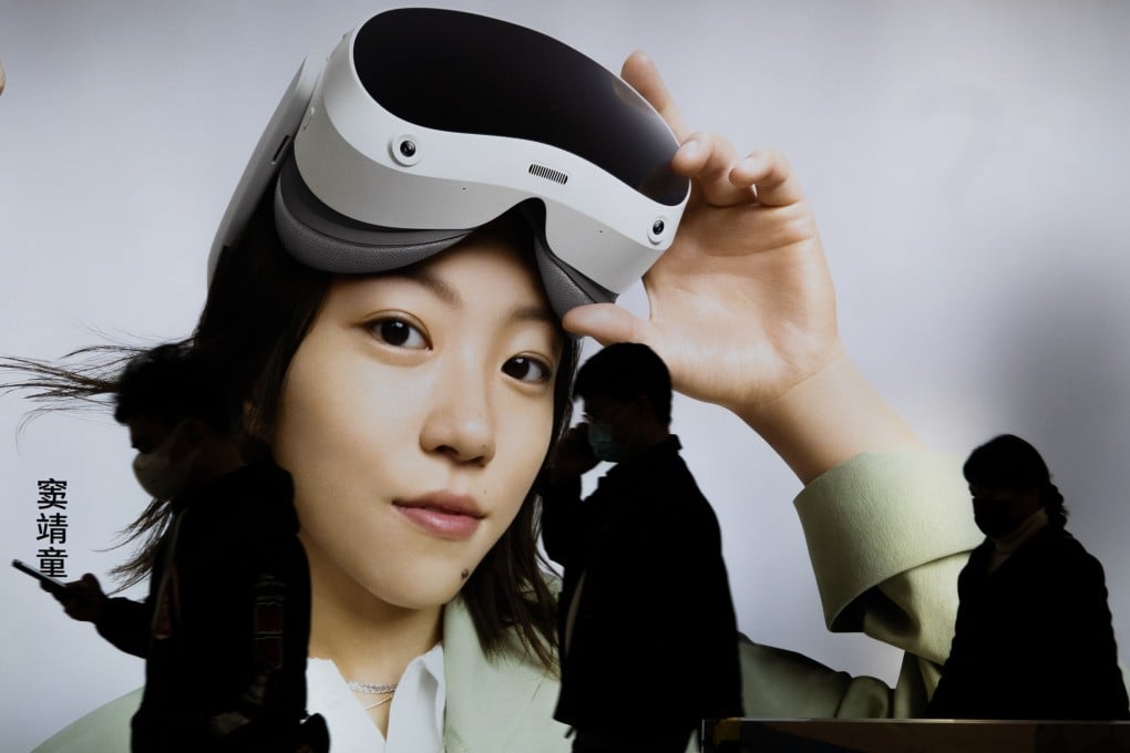 People pass by an advertisement for the Pico 4 virtual reality headset in Beijing on October 20, 2022. Photo: Shutterstock