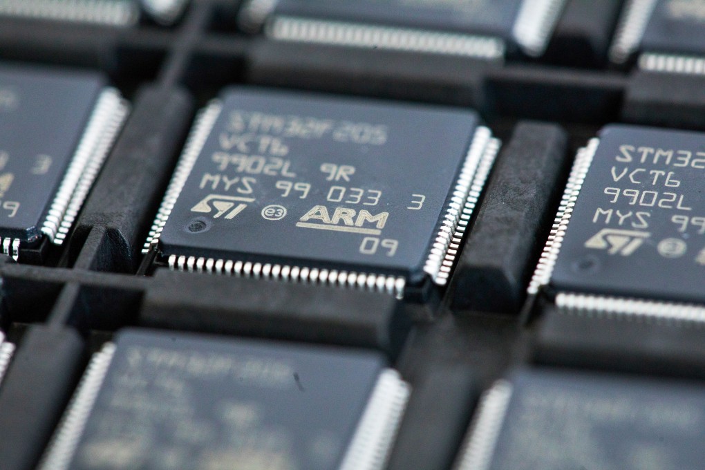 Chips from STMicroelectronics that are based on Arm architecture are shown in a storage tray at CSI Electronic Manufacturing Services in Witham, UK, on April 28, 2021. Photo: Bloomberg
