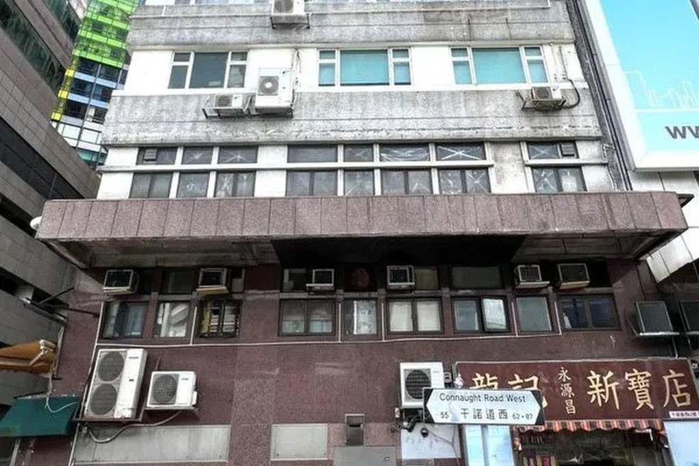 A three-year-old boy fell out of a first-floor window of the Si Toi Commercial Building. Photo: Handout