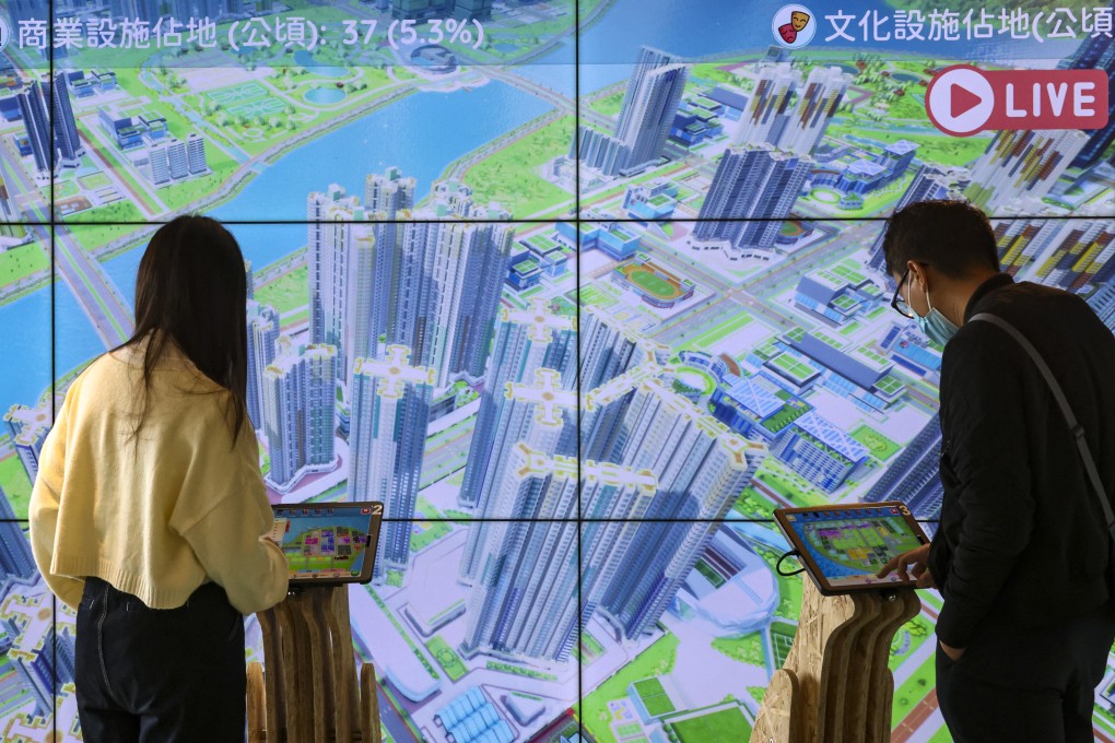 People visit the Civil Engineering and Development Department’s exhibitions on the Kau Yi Chau Artificial Islands starting from February 9. Photo: K.Y. Cheng