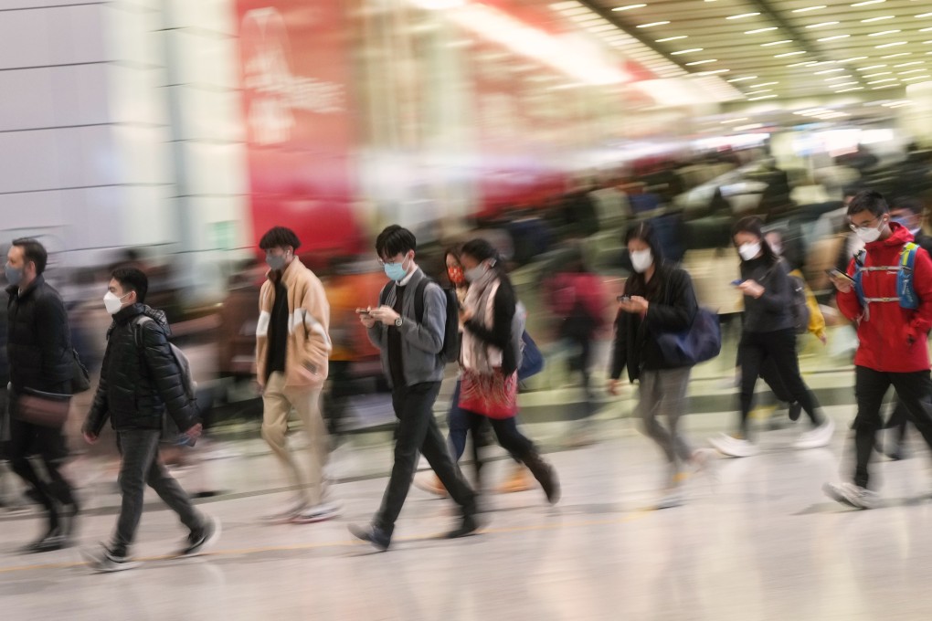 People walk inside Central MTR station on January 26. Hong Kong’s population has fallen for three consecutive years and is now 7.3 million. Photo: Elson Li
