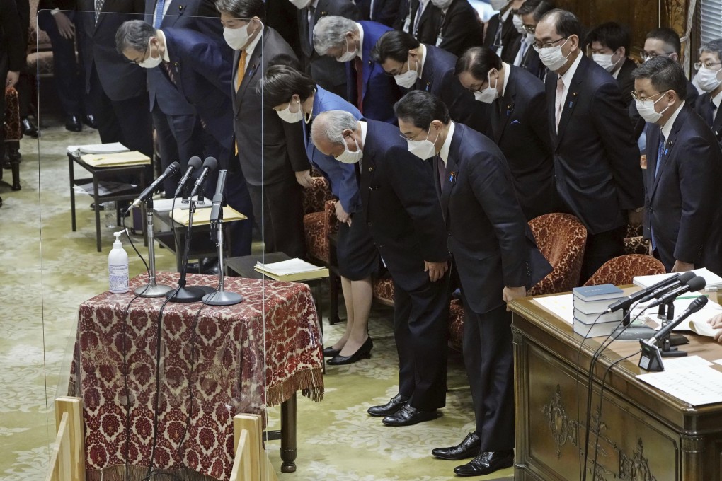 Prime Minister Fumio Kishida bows after Japan’s lower house of parliament on Tuesday approved a US$839.3 billion budget for the coming financial year. Photo: Kyodo News via AP