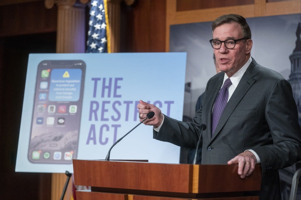 US Senator Mark Warner, the chairman of the Senate Intelligence Committee, speaks about a bill he is co-sponsoring that addresses threats posed by foreign technology. Photo: EPA-EFE