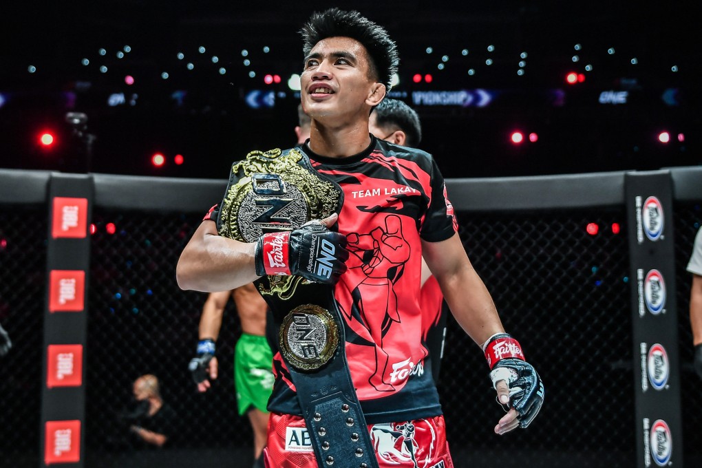 Joshua Pacio with the ONE strawweight MMA belt. Photos: ONE Championship.
