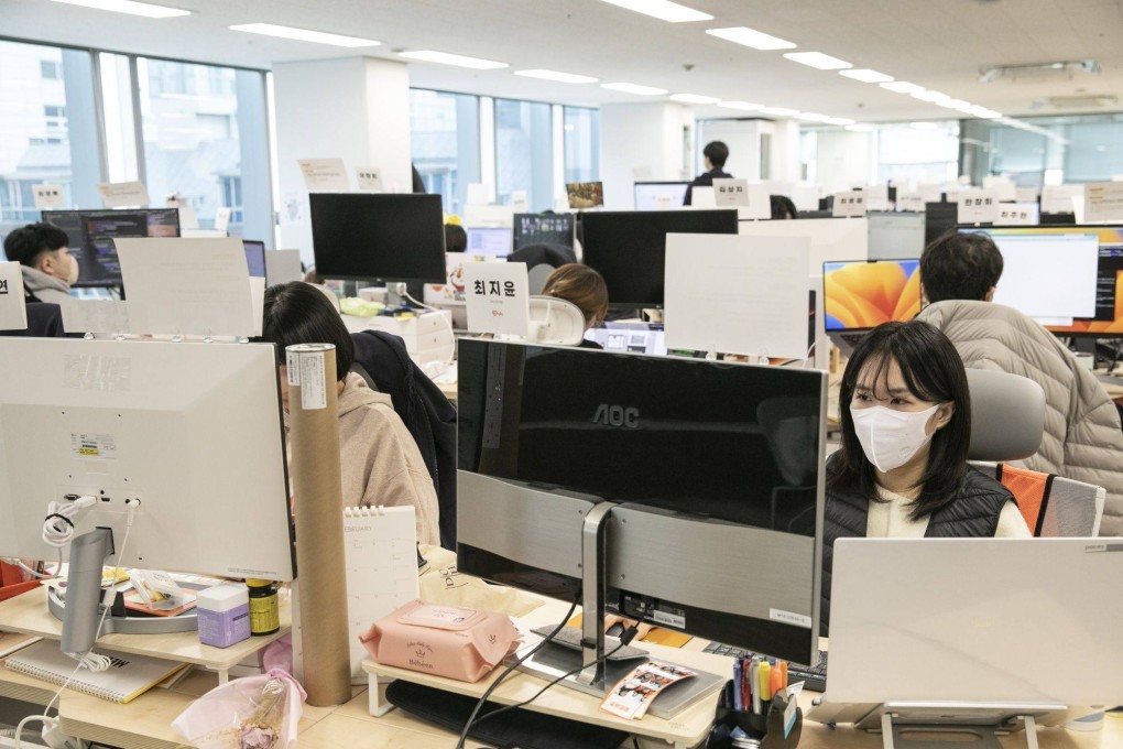 South Koreans have some of the longest working weeks among members of the Organisation for Economic Cooperation and Development. Photo: Bloomberg