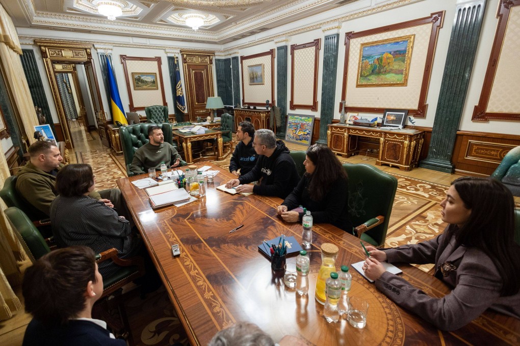 Ukrainian President Volodymyr Zelensky (3rd from left) and British actor and Unicef ambassador Orlando Bloom (4th from left) have highlighted the severe consequences of war for millions of children in the country. Photo: Ukraine Presidency/dpa