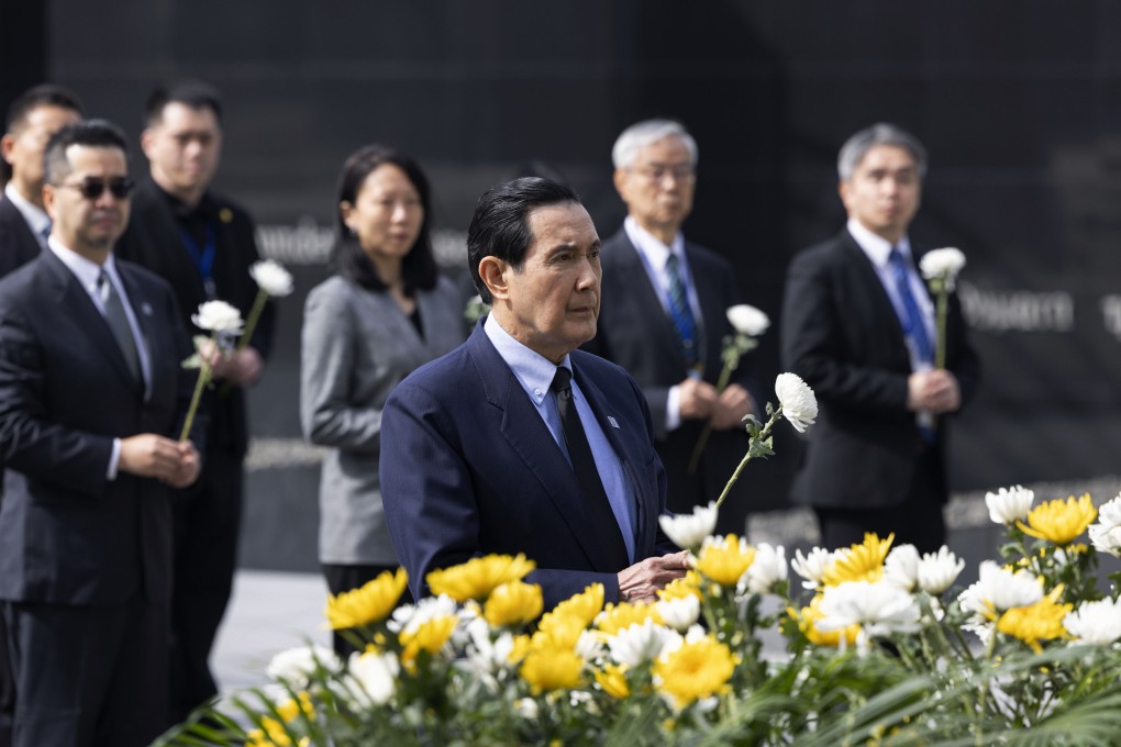 Ma Ying-jeou, former president of Taiwan, visits the Memorial Hall of the Victims in Nanjing Massacre and expresses condolence for the victims. Photo: Xinhua