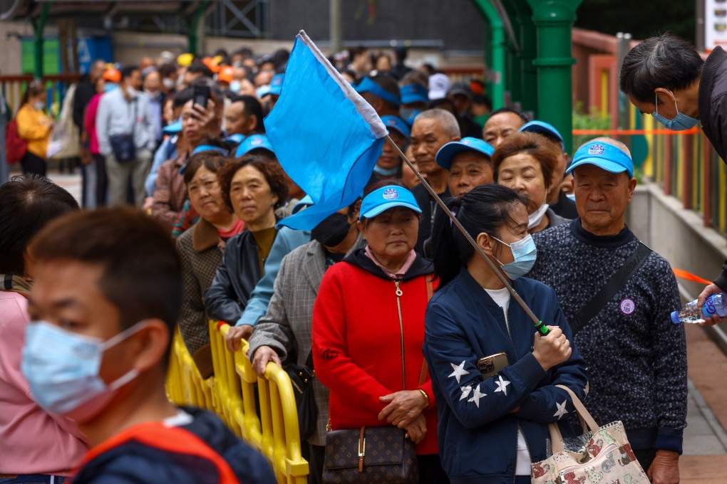 Mainland tourists visit Hong Kong’s Hung Hom District. Chief Executive John Lee Ka-chiu has tasked officials to improve the management of low-budget tours. Photo: Dickson Lee