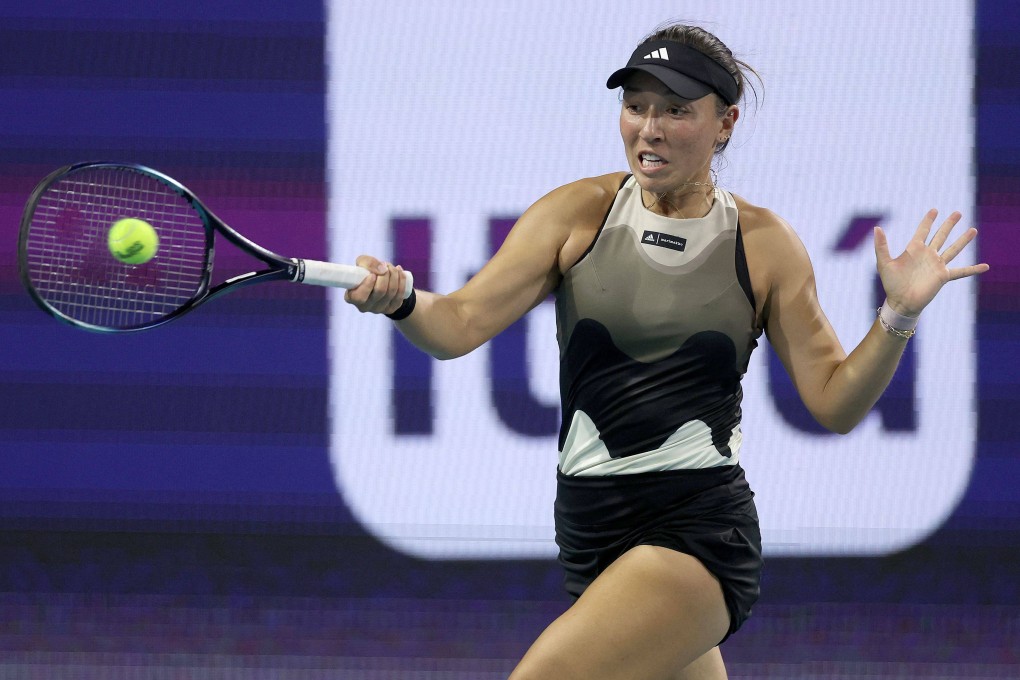 Jessica Pegula returns a shot to Elena Rybakina during the semi-finals of the Miami Open on March 30. Photo: AFP
