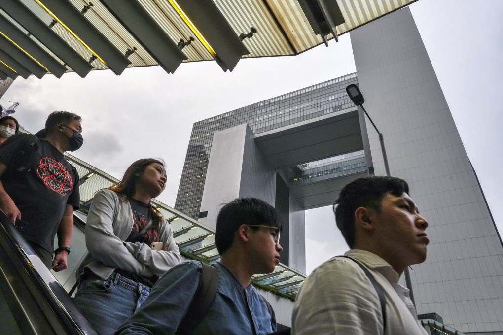 Some 1,299 Hong Kong civil servants aged 30 to 39 left their jobs during the 2021-22 financial year. Photo: Elson Li