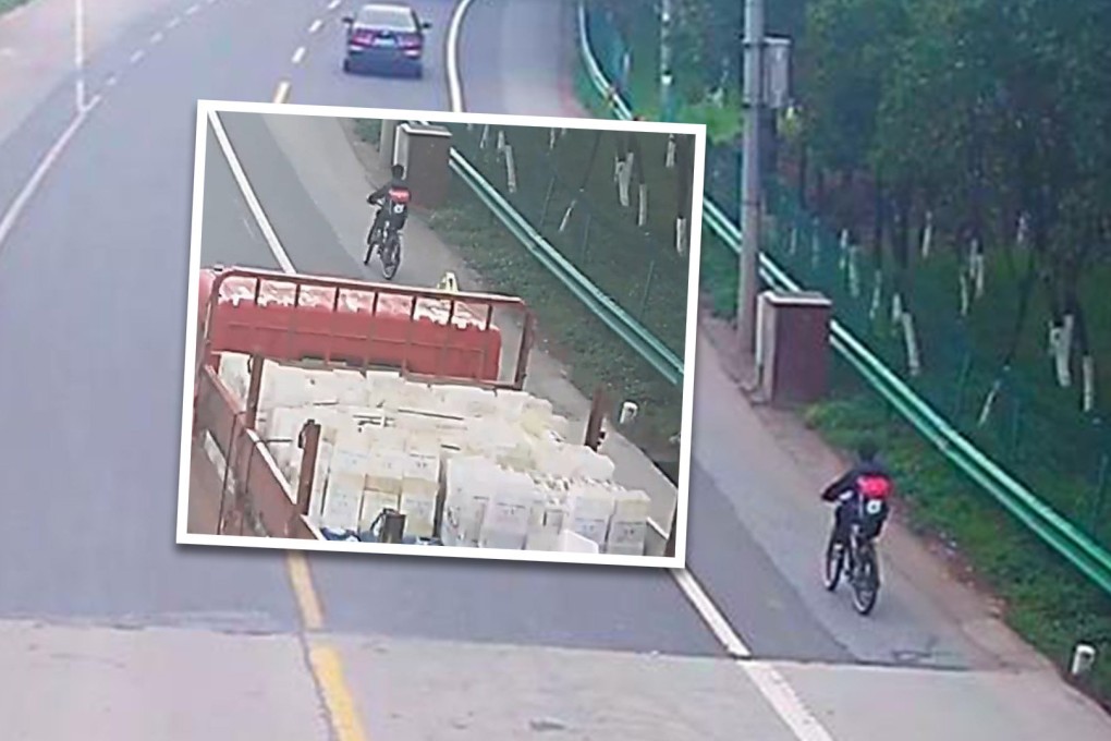 A boy in China found exhausted on an expressway told surprised police he was on his way to his grandmother’s, more than 100 kilometres from his home, after fighting with his mother. Photo: SCMP composite/Sina