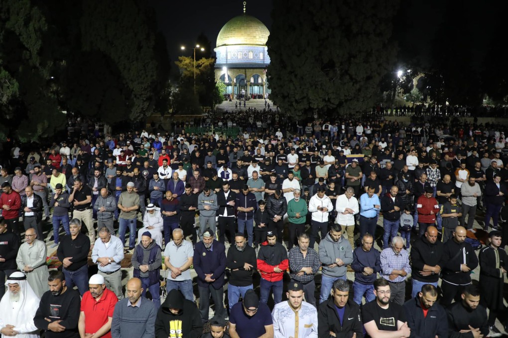 Palestinian Muslims offer prayers for Ramadan at the al-Aqsa mosque compound in Jerusalem on April 9. Photo: Department Of Islamic Awqaf In J/APA Images via ZUMA Press Wire/dpa