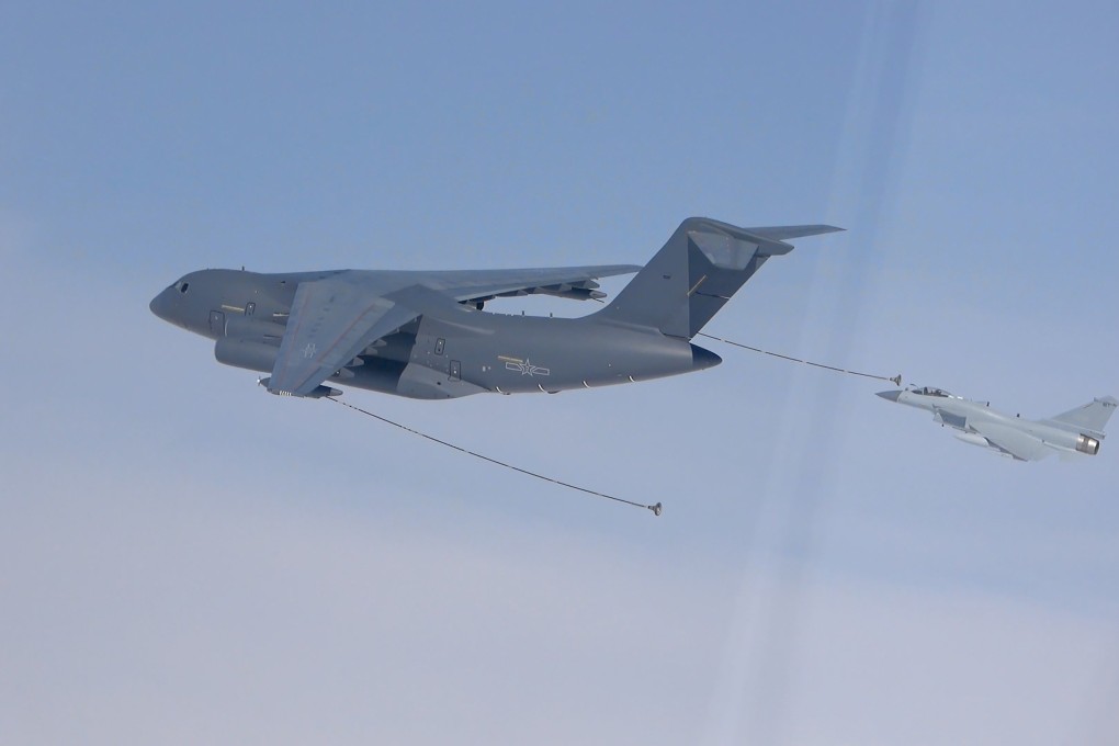 A Chinese warplane refuels during the recent Taiwan Strait exercises. Photo: Xinhua
